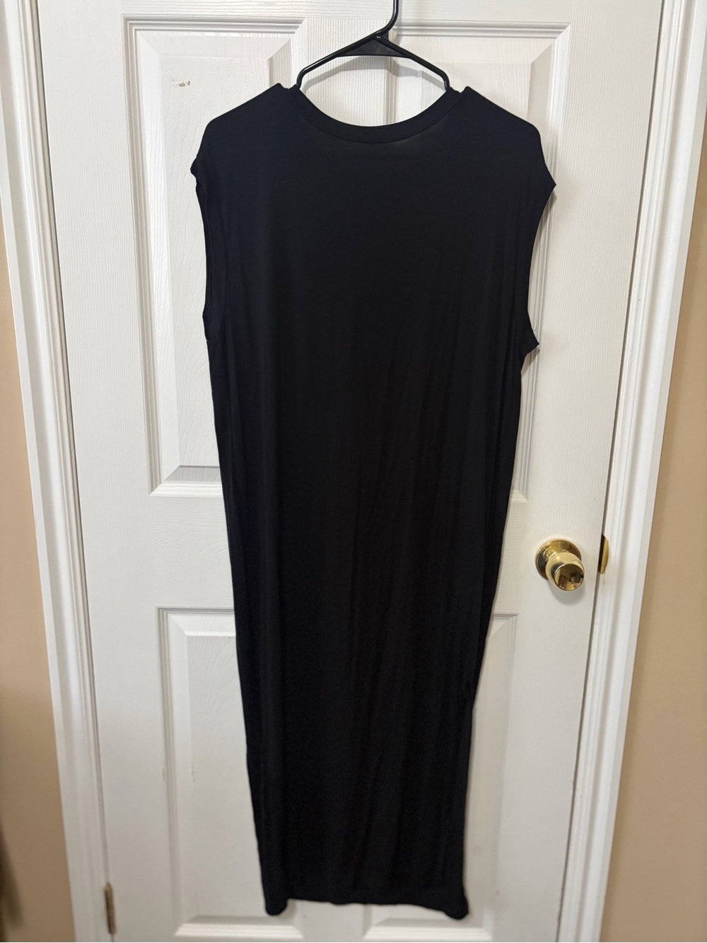 Jolie Black Sleeveless Maxi Dress